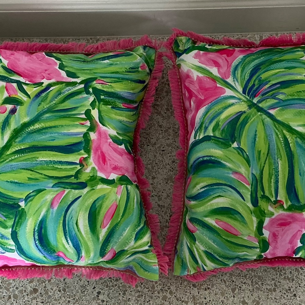 A Set of Lilly Pulitzer Pillows, Indoor/Outdoor - Picture 5 of 5